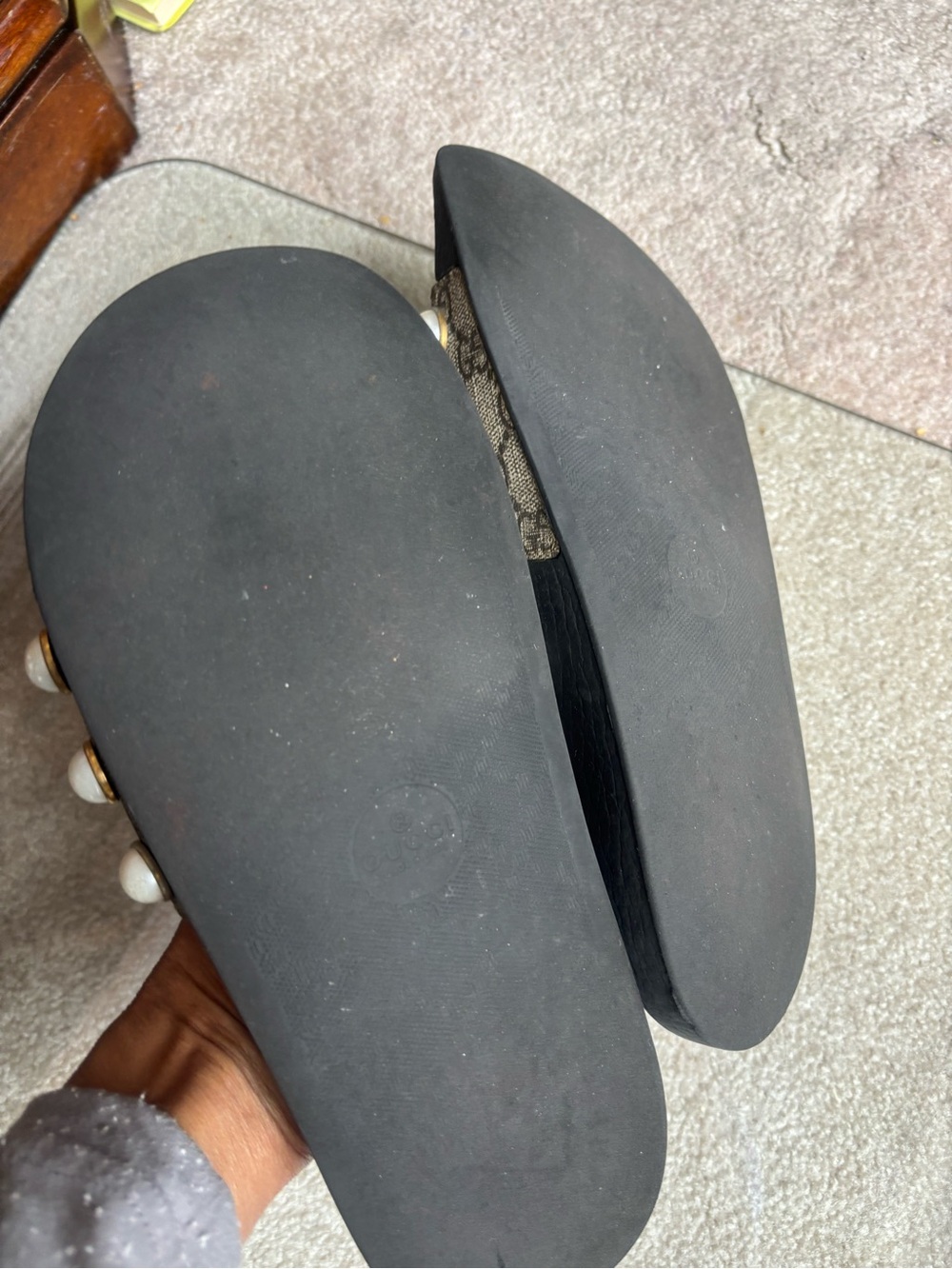 Gucci Black Slides with Pearl-Studded Monogram Straps - Picture 4 of 4